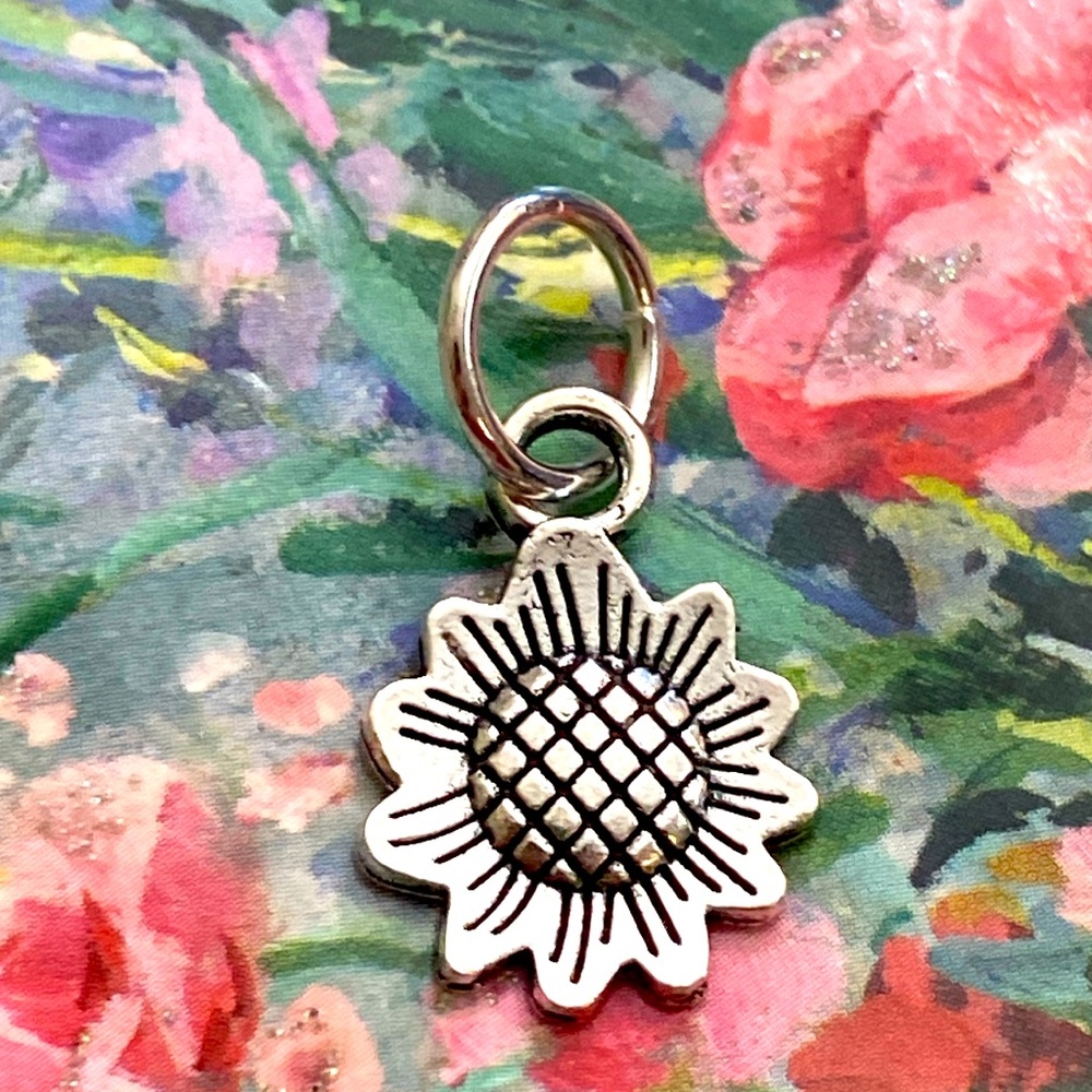 5/$10❤️❤️❤️NEW TIBETAN SILVER Sunflower Charm & Pendant